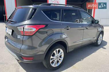 Внедорожник / Кроссовер Ford Escape 2017 в 