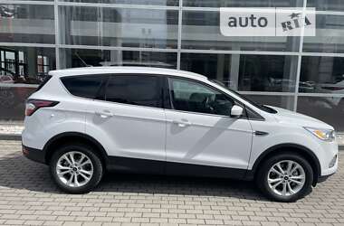 Внедорожник / Кроссовер Ford Escape 2016 в Хмельницком