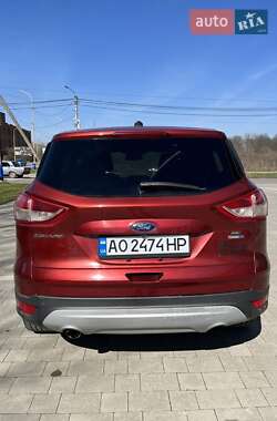 Внедорожник / Кроссовер Ford Escape 2015 в 