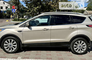 Внедорожник / Кроссовер Ford Escape 2016 в 