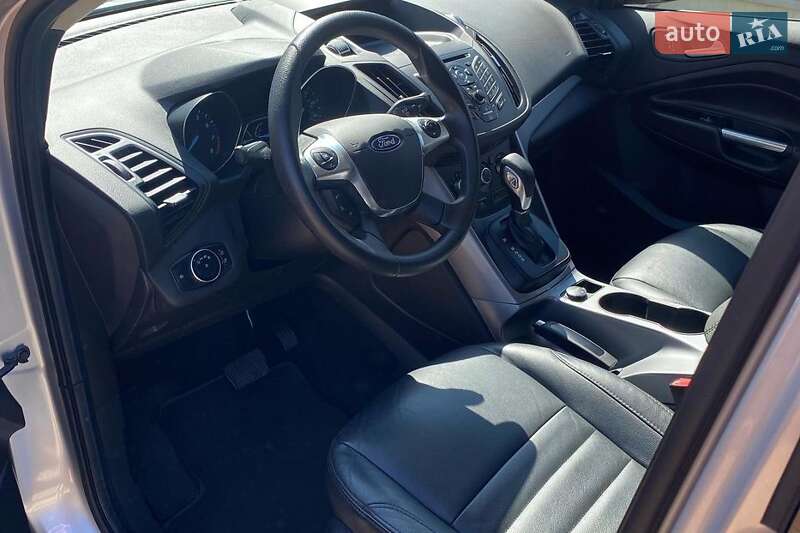Внедорожник / Кроссовер Ford Escape 2015 в Ивано-Франковске