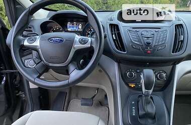 Внедорожник / Кроссовер Ford Escape 2015 в Ровно