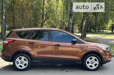 Позашляховик / Кросовер Ford Escape 2016 в Києві
