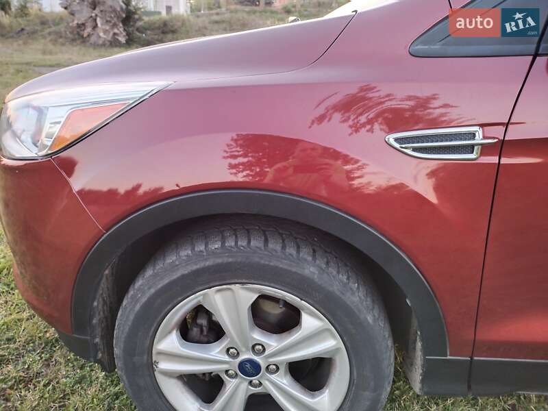Внедорожник / Кроссовер Ford Escape 2016 в Шептицькому