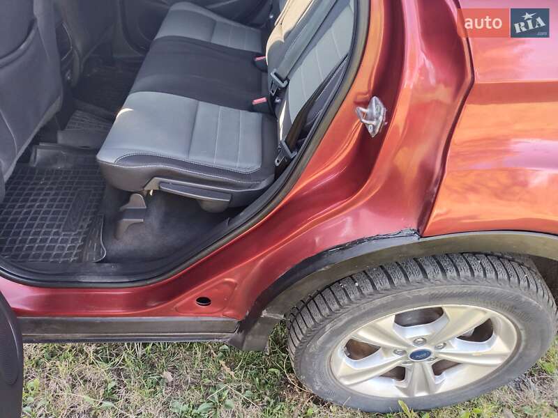 Внедорожник / Кроссовер Ford Escape 2016 в Шептицькому