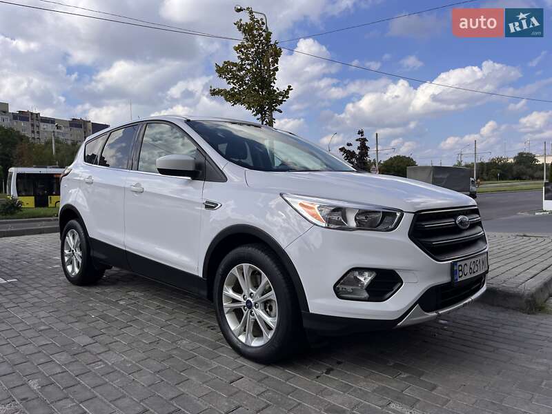 Внедорожник / Кроссовер Ford Escape 2017 в 