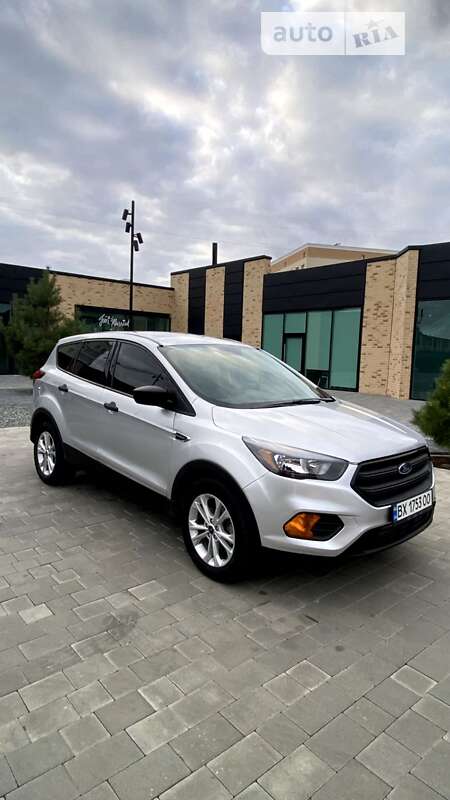 Внедорожник / Кроссовер Ford Escape 2018 в 