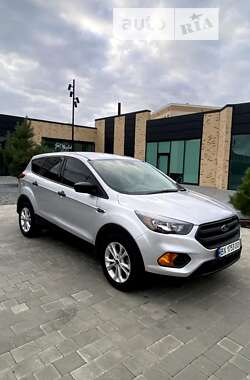 Внедорожник / Кроссовер Ford Escape 2018 в 