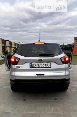 Внедорожник / Кроссовер Ford Escape 2018 в 