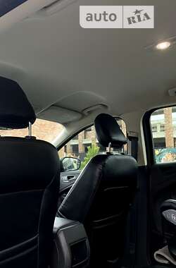 Внедорожник / Кроссовер Ford Escape 2018 в 