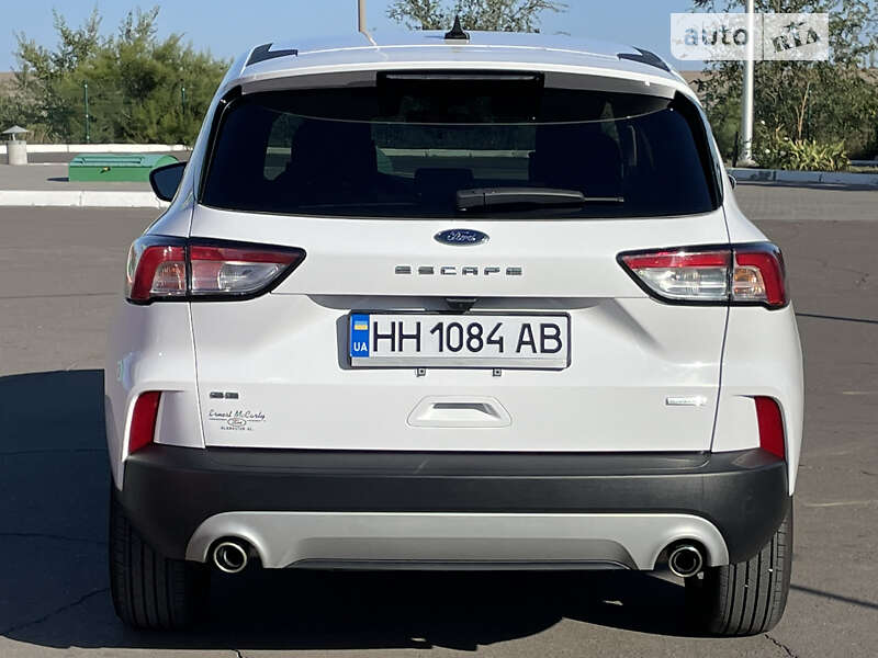 Внедорожник / Кроссовер Ford Escape 2019 в Южном