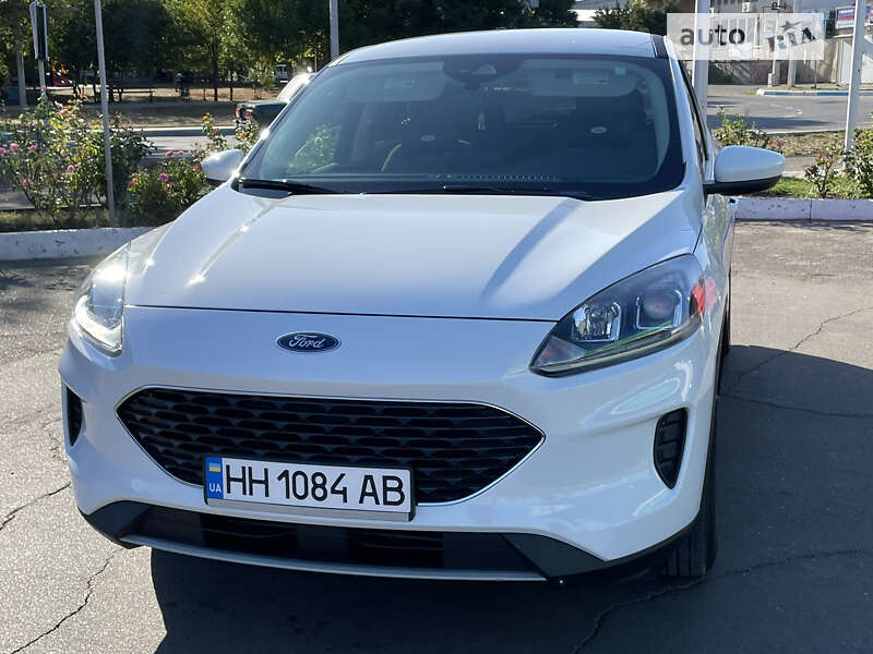 Внедорожник / Кроссовер Ford Escape 2019 в Южном