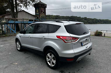 Внедорожник / Кроссовер Ford Escape 2012 в 