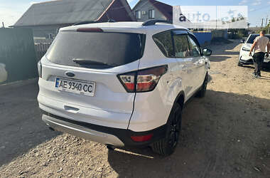 Внедорожник / Кроссовер Ford Escape 2017 в 