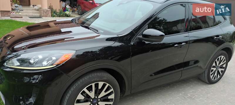 Позашляховик / Кросовер Ford Escape 2020 в Львові