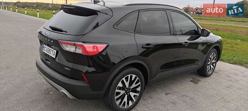 Позашляховик / Кросовер Ford Escape 2020 в Львові