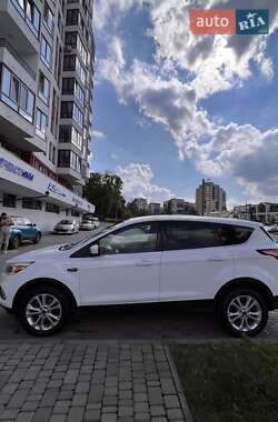 Внедорожник / Кроссовер Ford Escape 2017 в Львове