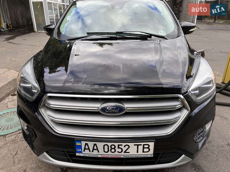 Позашляховик / Кросовер Ford Escape 2016 в Києві