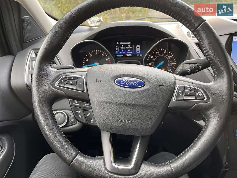 Позашляховик / Кросовер Ford Escape 2016 в Києві