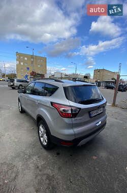 Внедорожник / Кроссовер Ford Escape 2016 в Киеве