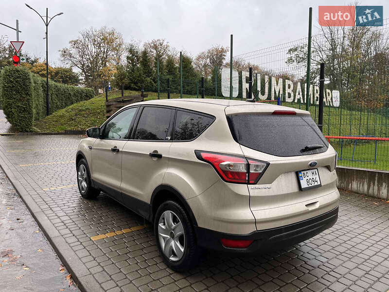 Позашляховик / Кросовер Ford Escape 2016 в Львові