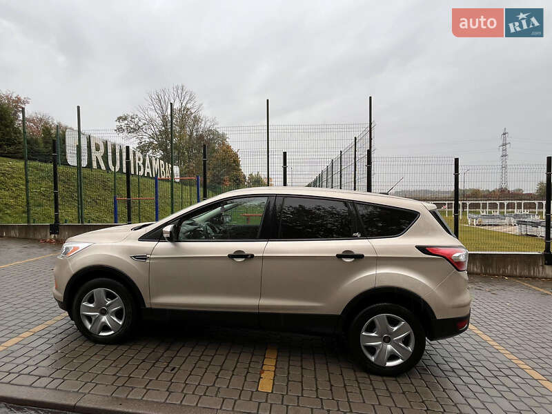 Позашляховик / Кросовер Ford Escape 2016 в 