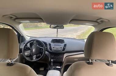 Внедорожник / Кроссовер Ford Escape 2017 в 