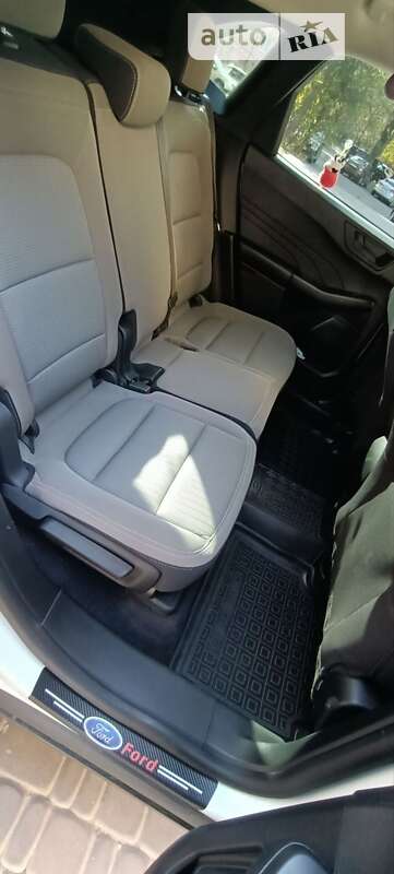 Внедорожник / Кроссовер Ford Escape 2021 в Кривом Роге