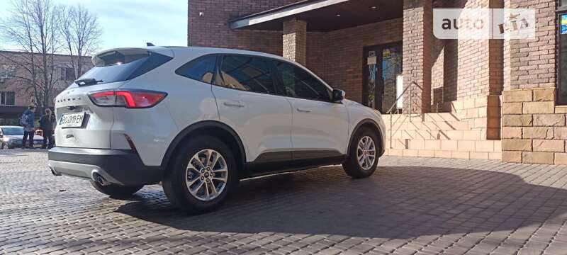 Внедорожник / Кроссовер Ford Escape 2021 в Кривом Роге