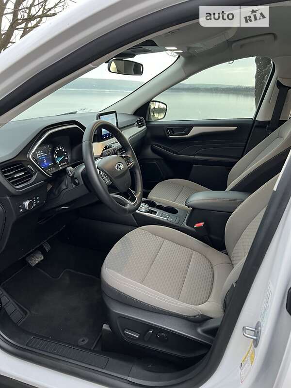 Внедорожник / Кроссовер Ford Escape 2022 в Рогатине