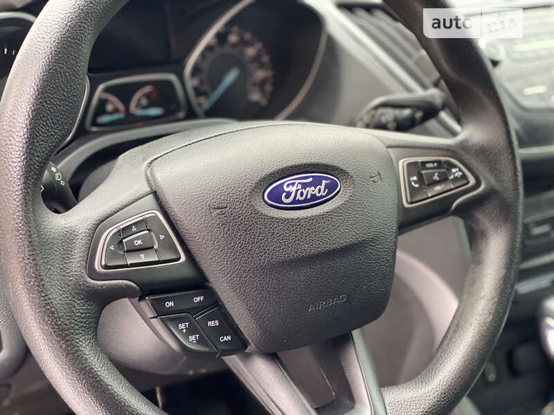 Внедорожник / Кроссовер Ford Escape 2018 в Ровно