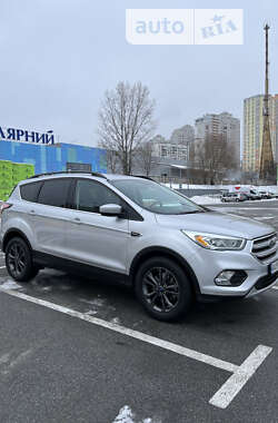 Внедорожник / Кроссовер Ford Escape 2017 в Киеве