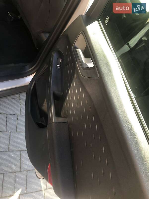 Внедорожник / Кроссовер Ford Escape 2020 в Стрые