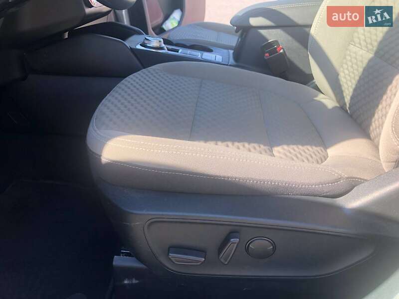 Внедорожник / Кроссовер Ford Escape 2020 в Стрые