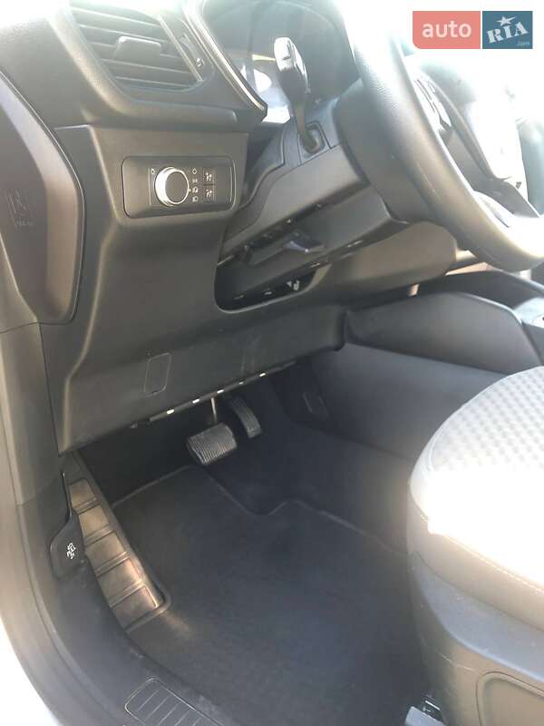 Внедорожник / Кроссовер Ford Escape 2020 в Стрые