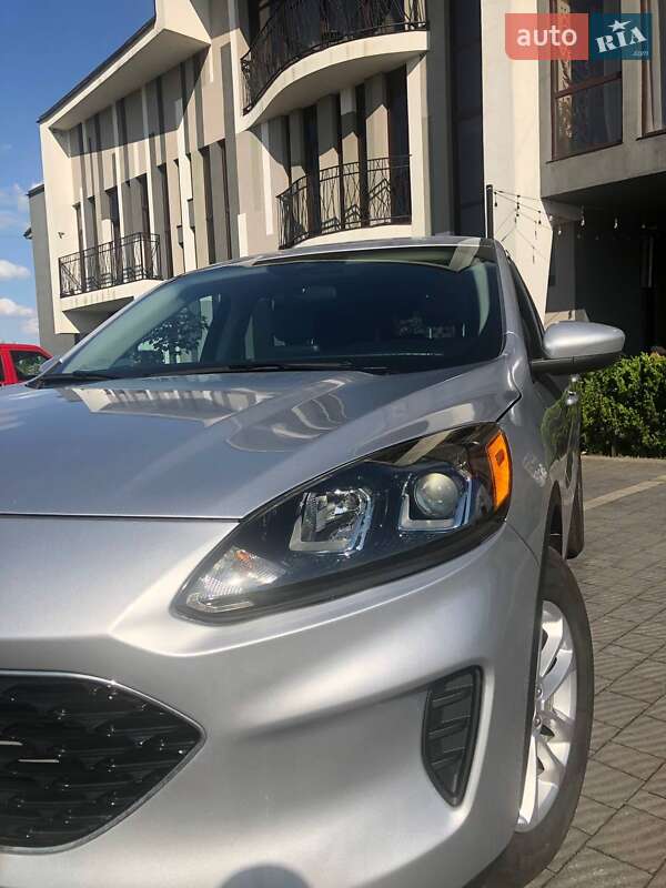 Внедорожник / Кроссовер Ford Escape 2020 в Стрые