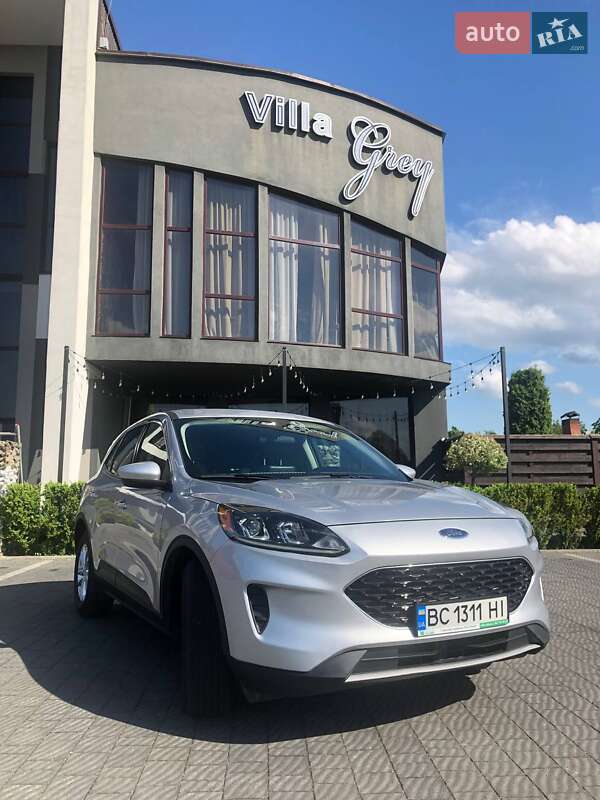 Внедорожник / Кроссовер Ford Escape 2020 в Стрые