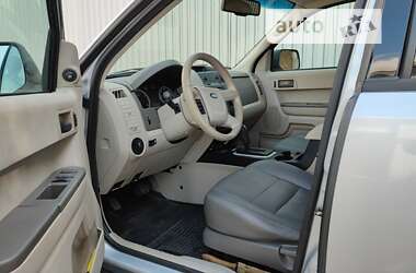 Внедорожник / Кроссовер Ford Escape 2010 в 