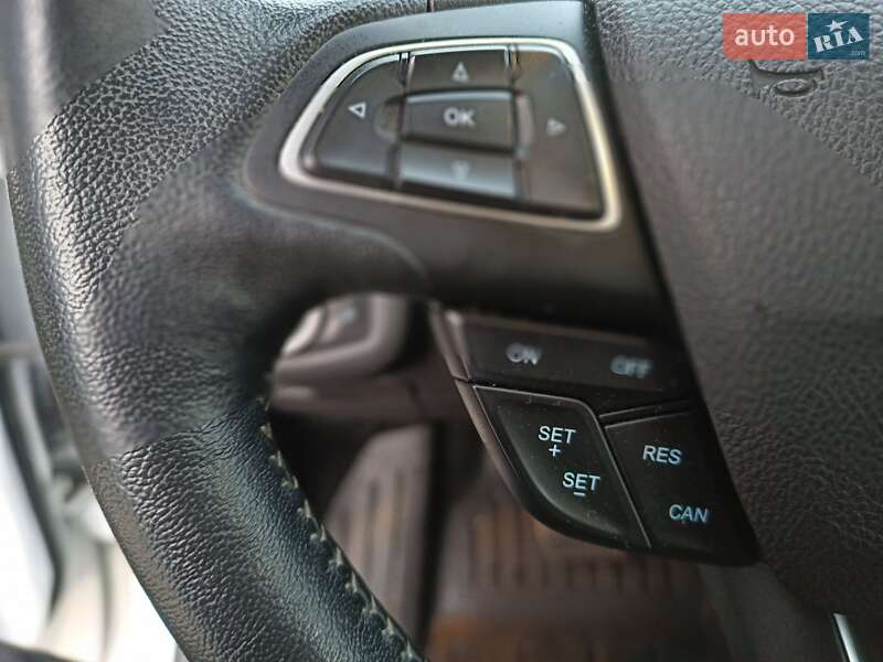 Внедорожник / Кроссовер Ford Escape 2018 в Черкассах