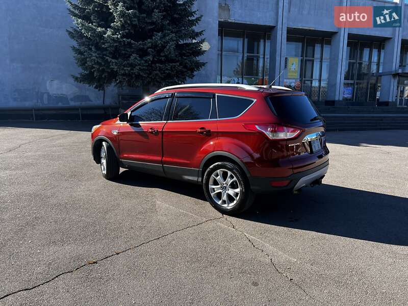 Внедорожник / Кроссовер Ford Escape 2013 в Ровно