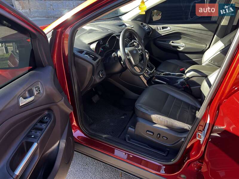 Внедорожник / Кроссовер Ford Escape 2013 в Ровно