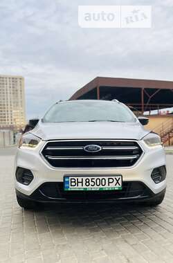 Внедорожник / Кроссовер Ford Escape 2019 в Одессе