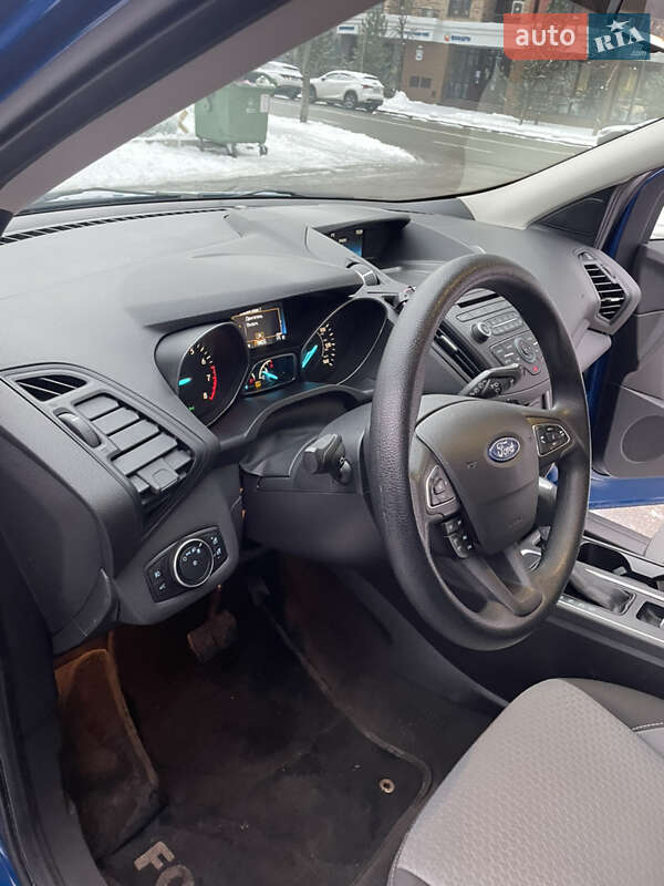 Внедорожник / Кроссовер Ford Escape 2016 в Киеве