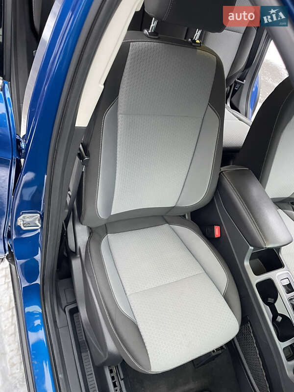Внедорожник / Кроссовер Ford Escape 2016 в Киеве