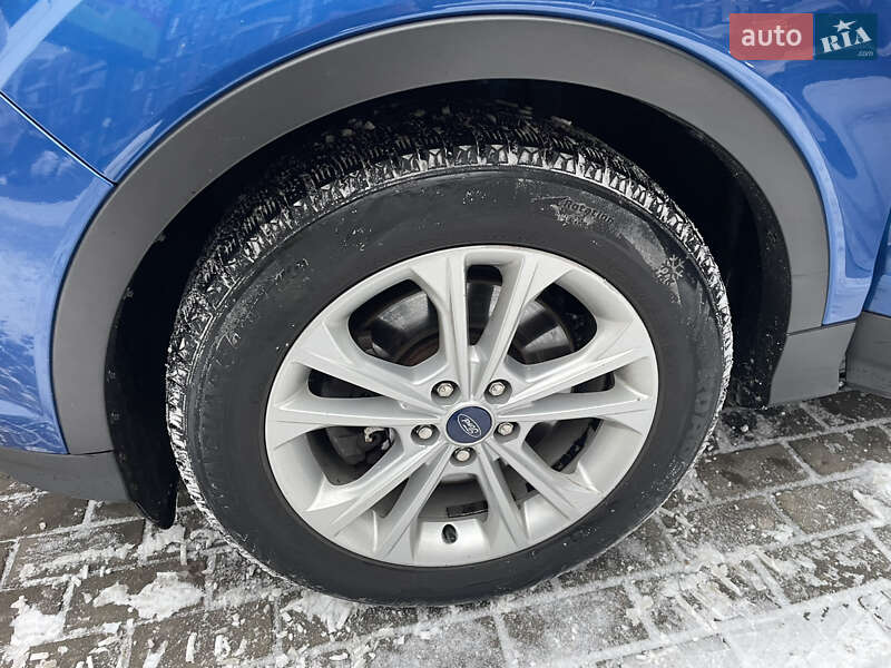 Внедорожник / Кроссовер Ford Escape 2016 в Киеве