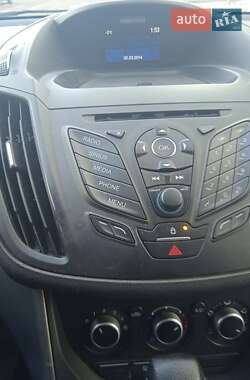 Внедорожник / Кроссовер Ford Escape 2014 в 