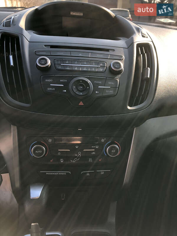 Внедорожник / Кроссовер Ford Escape 2017 в Черновцах