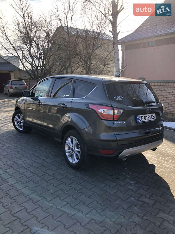 Внедорожник / Кроссовер Ford Escape 2017 в Черновцах