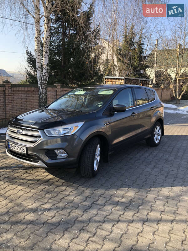 Внедорожник / Кроссовер Ford Escape 2017 в Черновцах