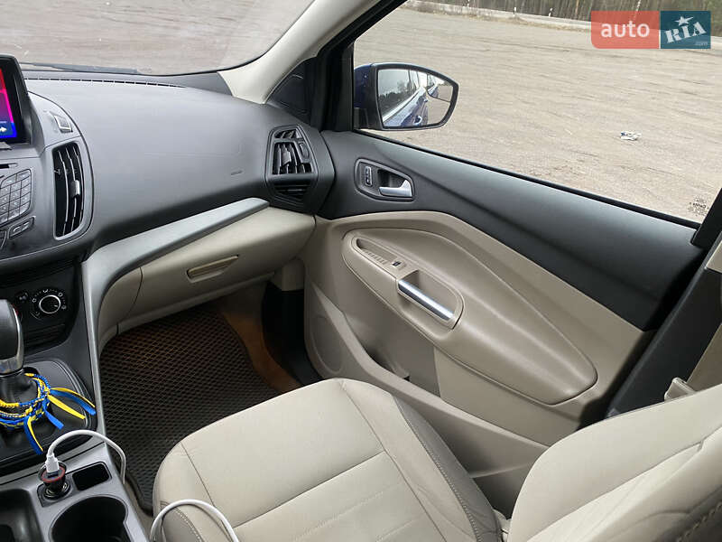 Позашляховик / Кросовер Ford Escape 2014 в Сарнах